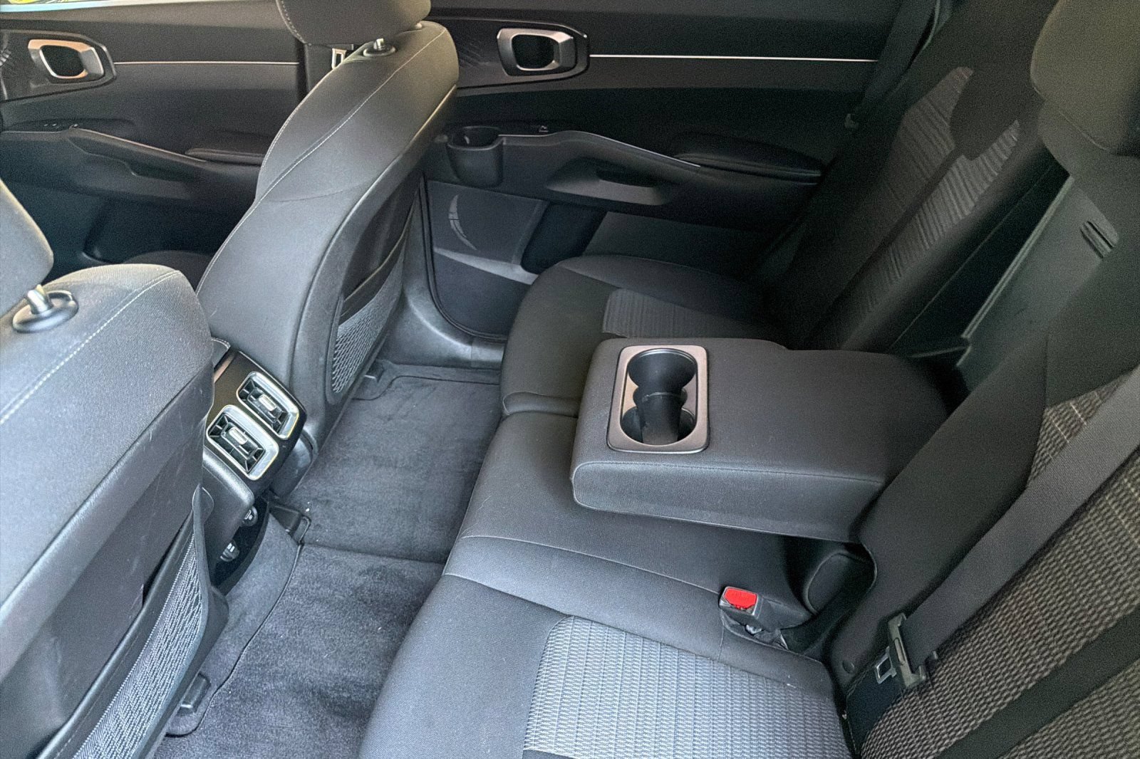 Used 2023 Kia Sorento LX AWD/4WD image 12