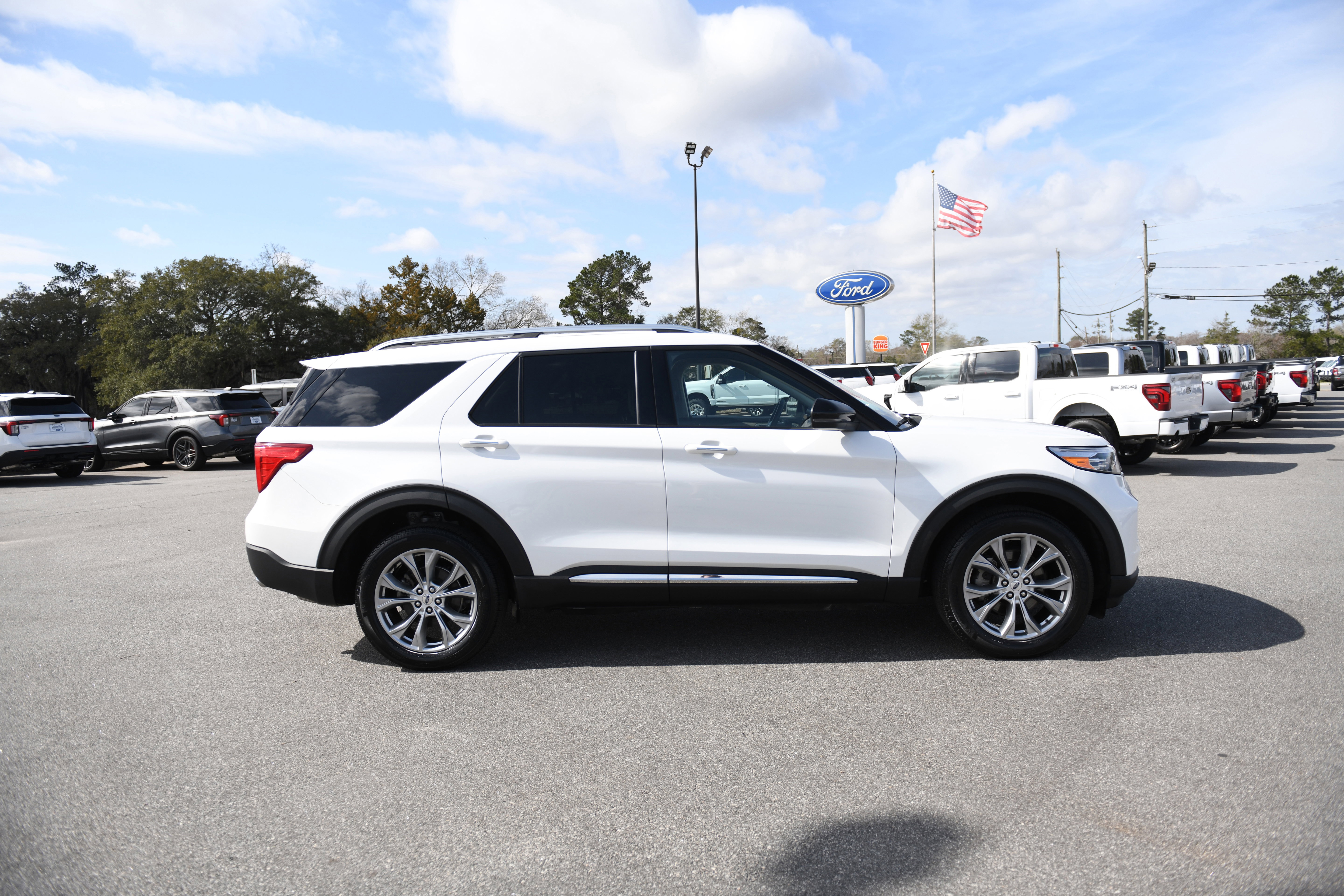 Used 2023 Ford Explorer Limited w/ Equipment Group 301A image 2
