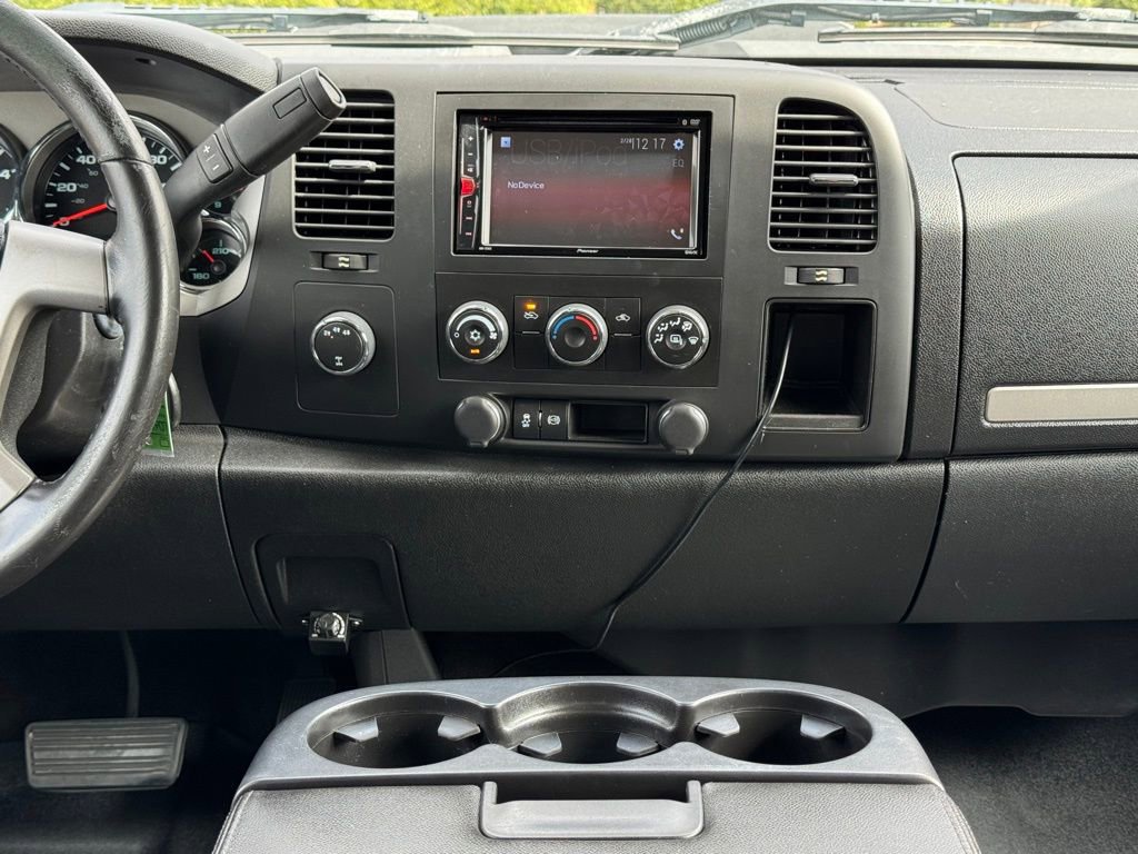 Used 2013 GMC Sierra 2500 SLE w/ Suspension Package, Off-Road image 13