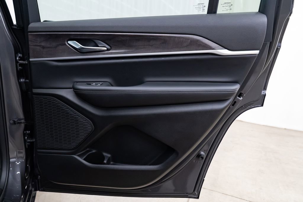 New 2025 Jeep Grand Cherokee L Limited w/ Trailer Tow Package image 29