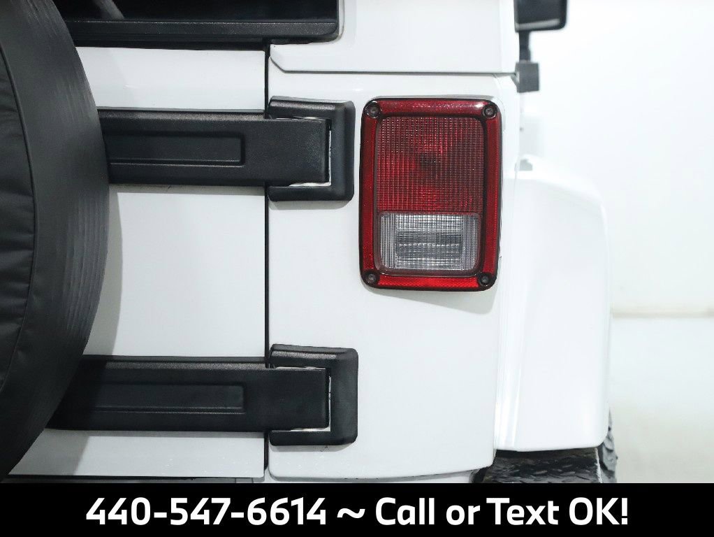 Used 2014 Jeep Wrangler Unlimited Sahara image 9