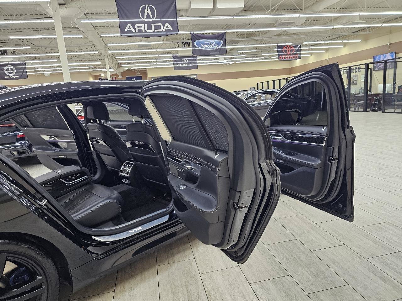 Used 2018 BMW M760i xDrive AWD/4WD image 15