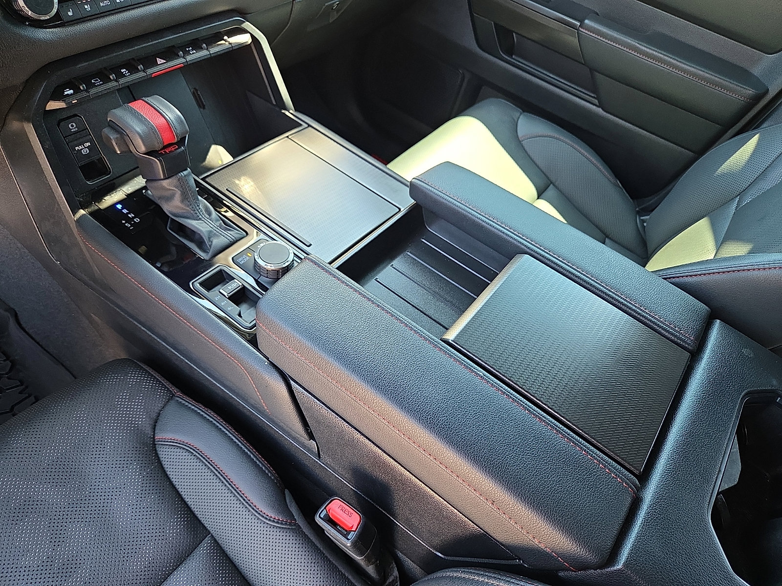 Used 2025 Toyota Sequoia TRD Pro AWD/4WD image 25