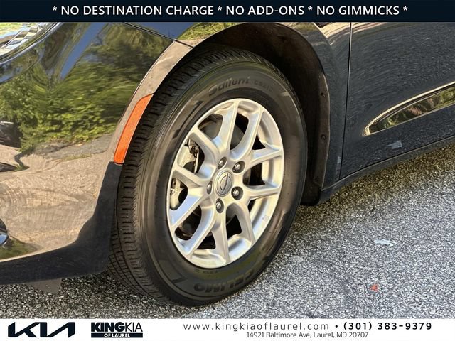 Used 2023 Chrysler Voyager LX FWD image 30