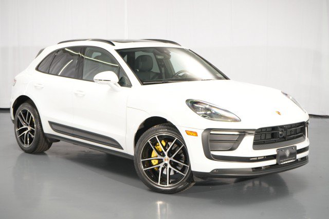 Used 2023 Porsche Macan AWD/4WD image 9