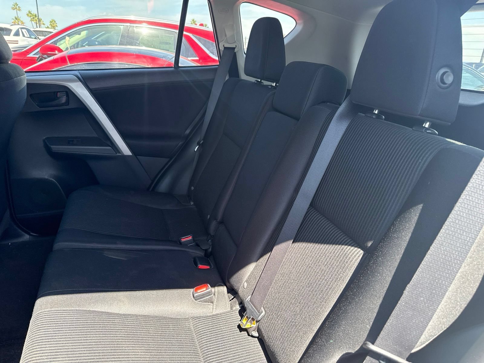 Used 2016 Toyota RAV4 LE FWD image 5