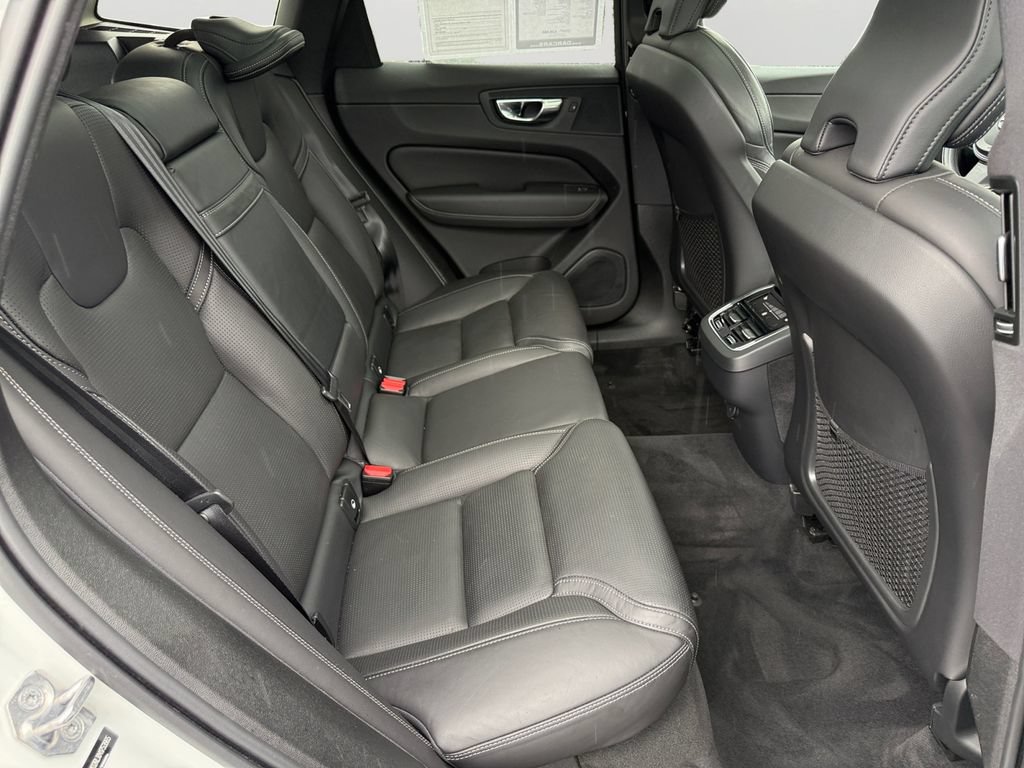 Used 2021 Volvo XC60 T5 Inscription w/ Advanced Package AWD/4WD image 11