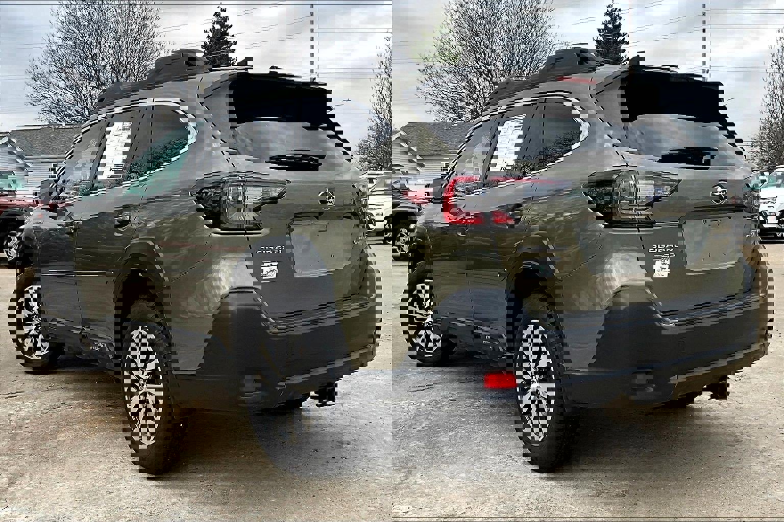 Used 2023 Subaru Outback Premium image 5