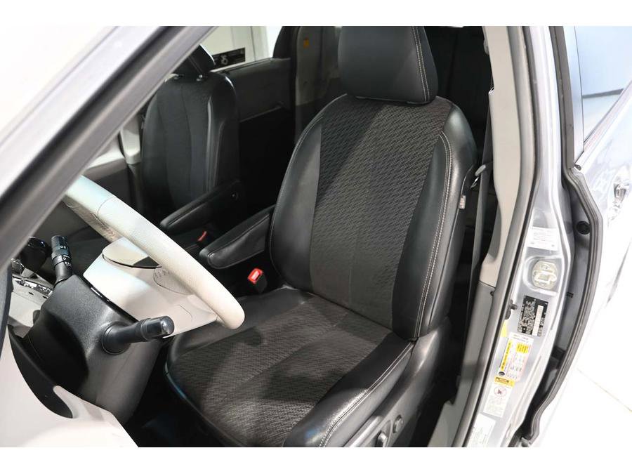 Used 2013 Toyota Sienna SE image 14