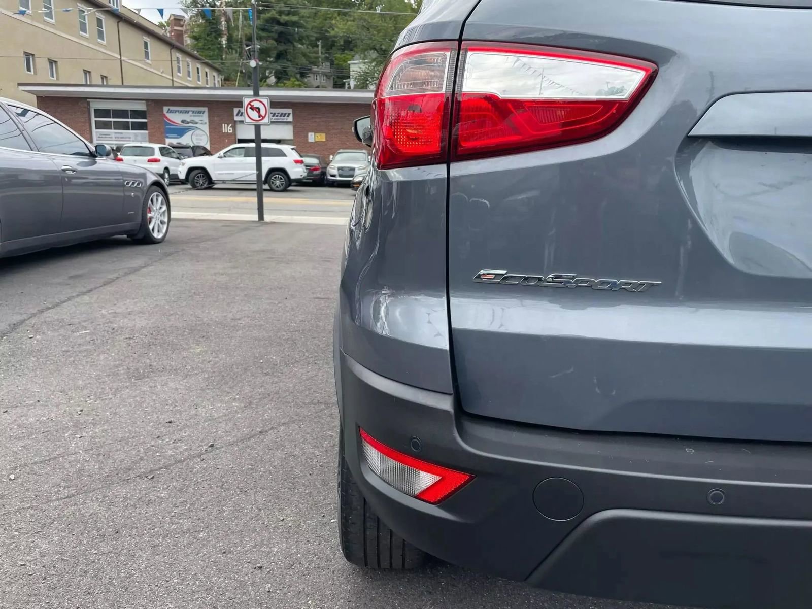 Used 2018 Ford EcoSport SE w/ SE Convenience Package image 11