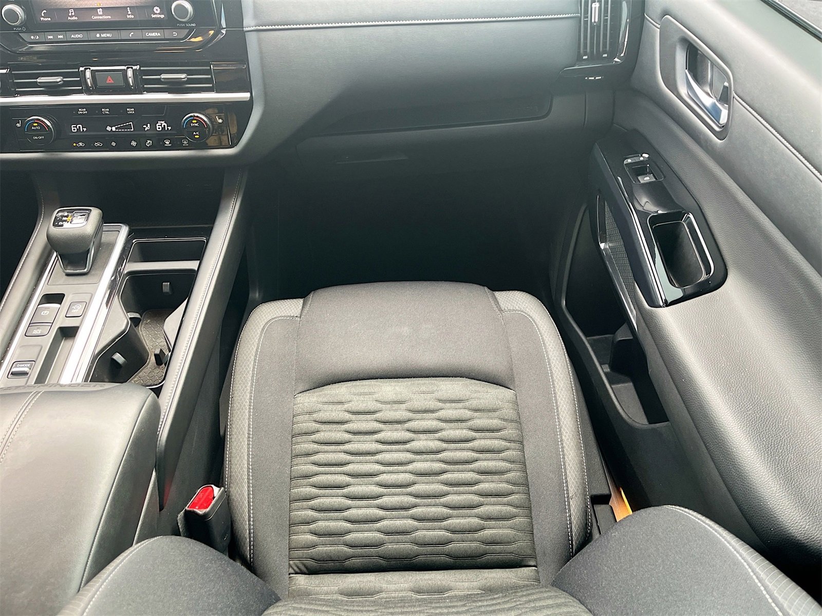 Used 2022 Nissan Pathfinder SV w/ SV Premium Package image 23