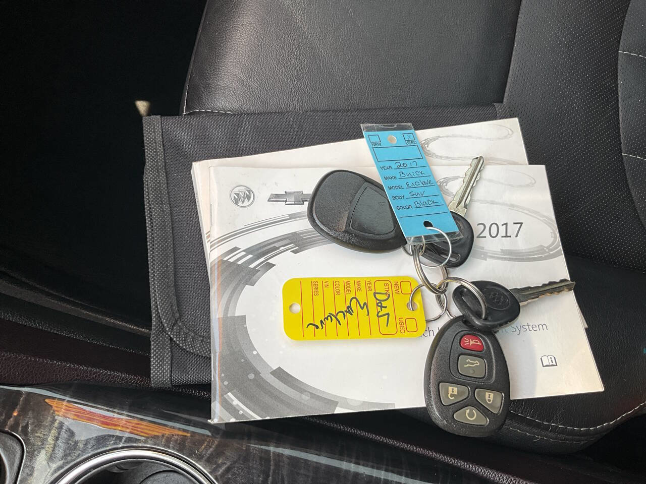 Used 2017 Buick Enclave Leather AWD/4WD image 27