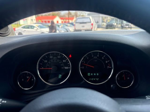 Used 2014 Jeep Wrangler Unlimited Rubicon w/ Connectivity Group image 33