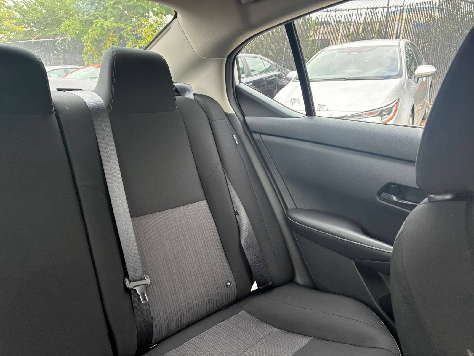 Used 2025 Nissan Sentra SV FWD image 32