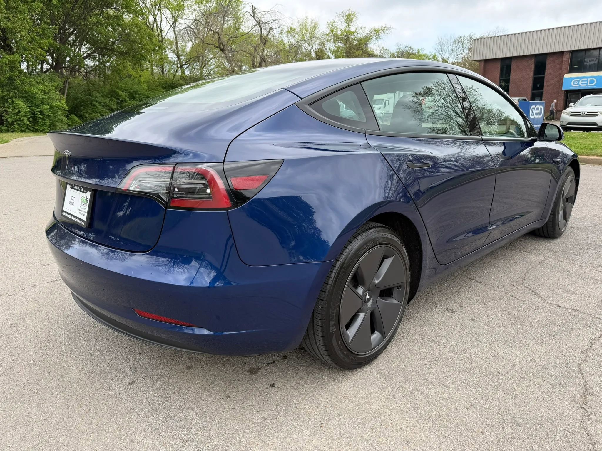 Used 2023 Tesla Model 3 Standard Range image 6