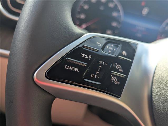 Used 2025 Mercedes-Benz C 300 Sedan image 9