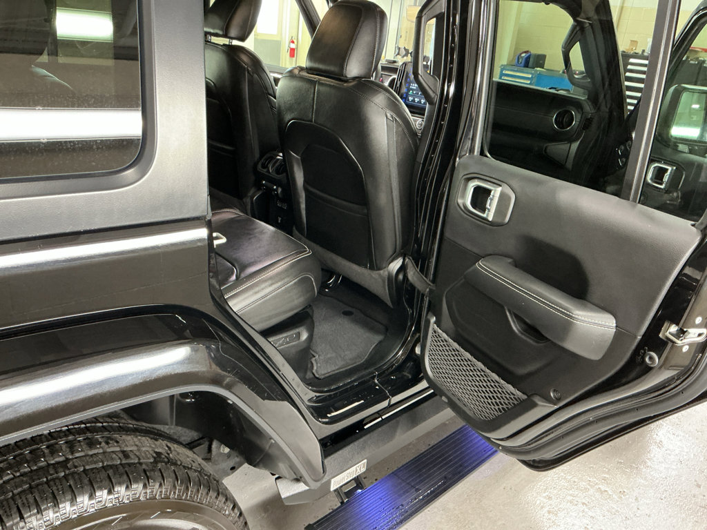 Used 2023 Jeep Wrangler Sahara AWD/4WD image 14