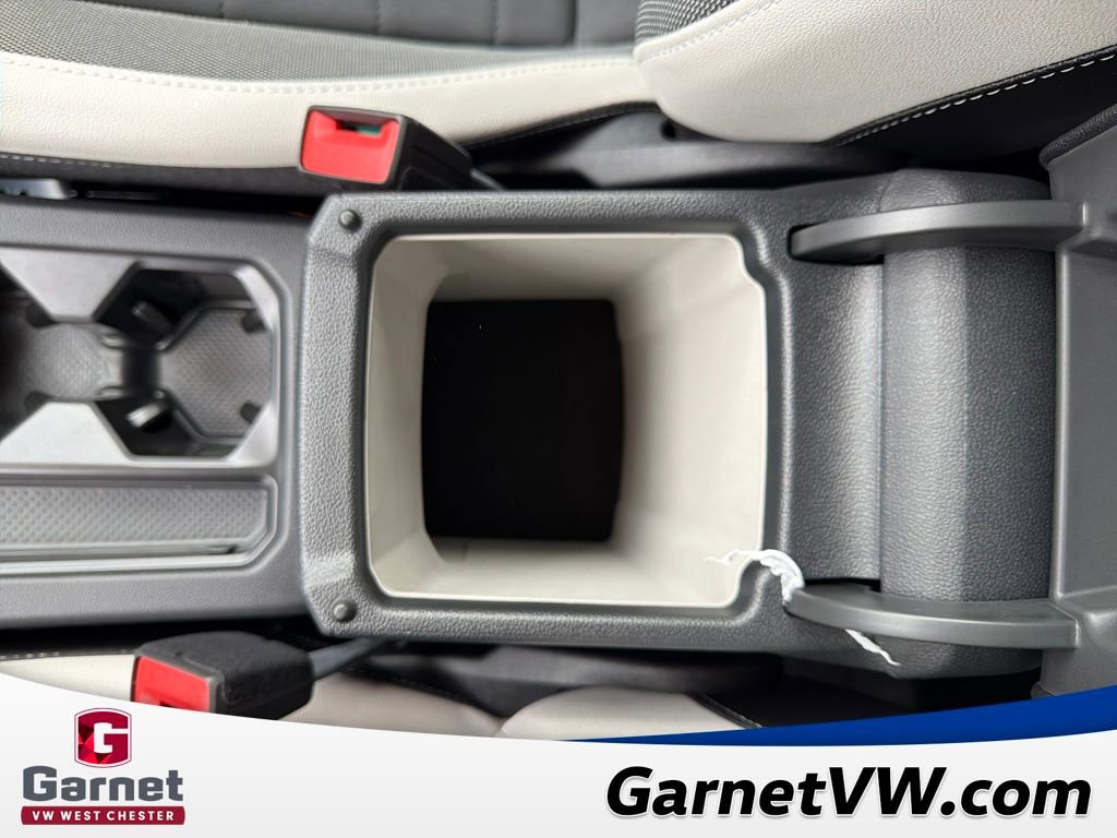 New 2025 Volkswagen Taos SE image 17