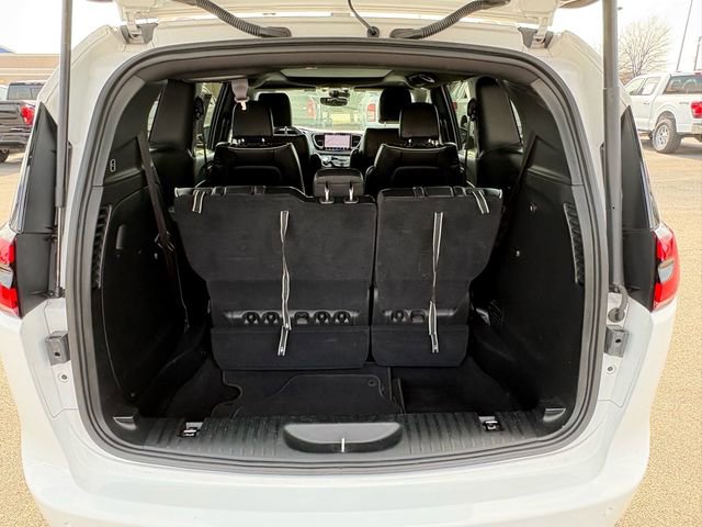 Used 2025 Chrysler Pacifica Limited FWD image 22