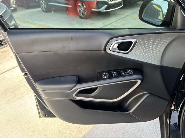 Used 2022 Kia Soul LX w/ Technology Package FWD image 19
