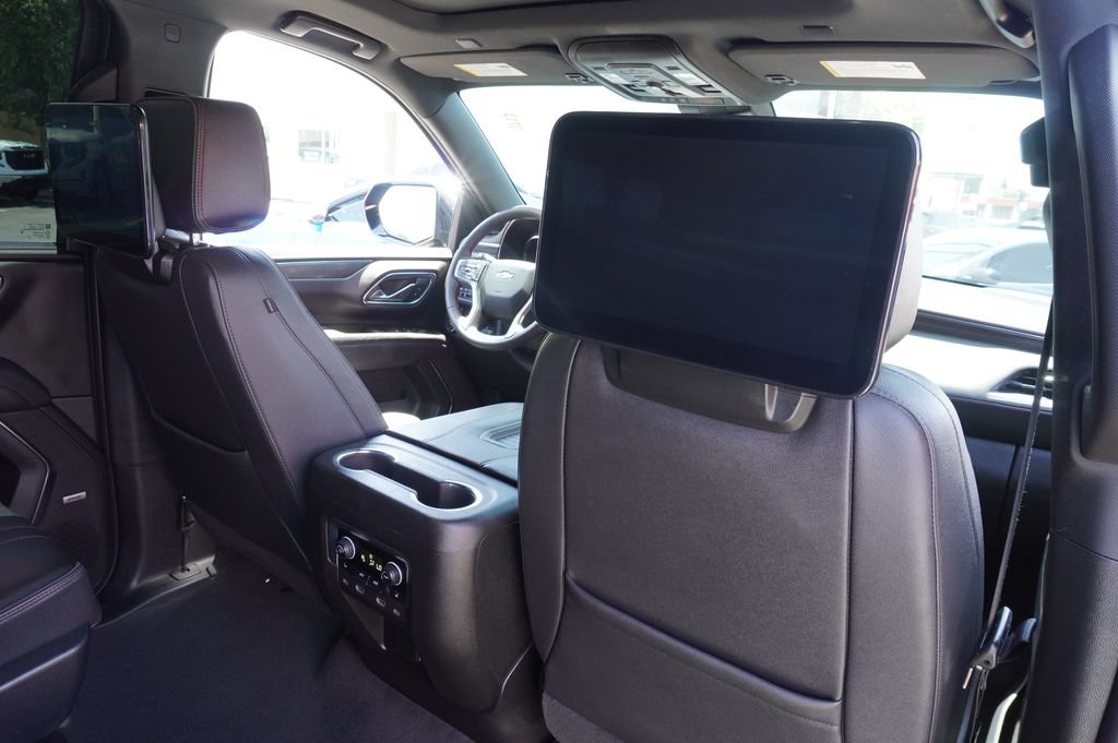 Certified 2023 Chevrolet Suburban RST w/ Sport Performance Package AWD/4WD image 11