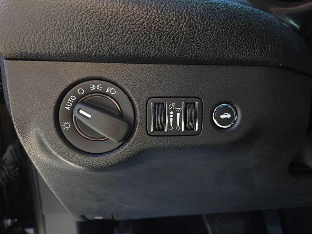 Used 2019 Dodge Challenger SXT RWD image 13