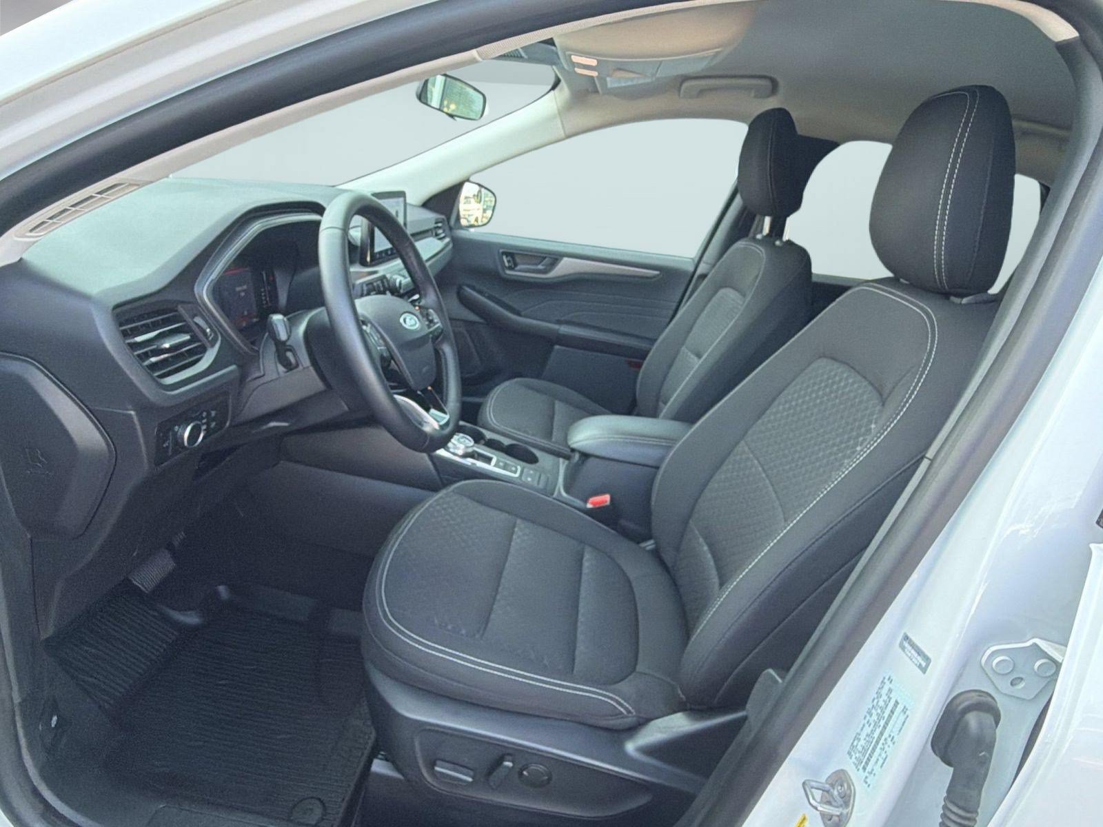 Used 2024 Ford Escape Active AWD/4WD image 5