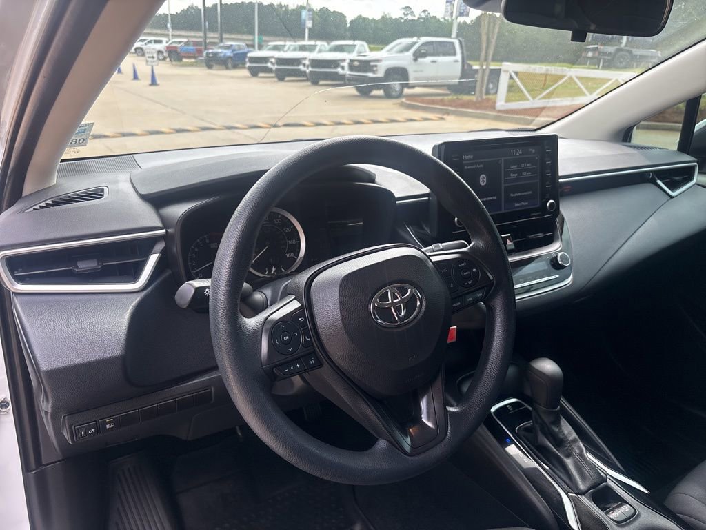 Used 2022 Toyota Corolla LE image 22