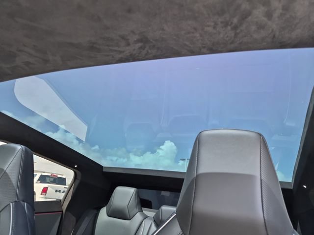 Used 2024 Tesla Cybertruck AWD Crew Cab image 21