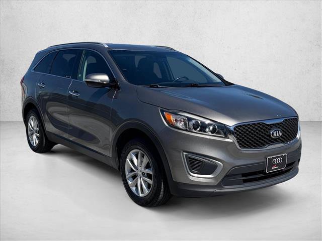 Used 2017 Kia Sorento FWD w/ LX Convenience Package image 3