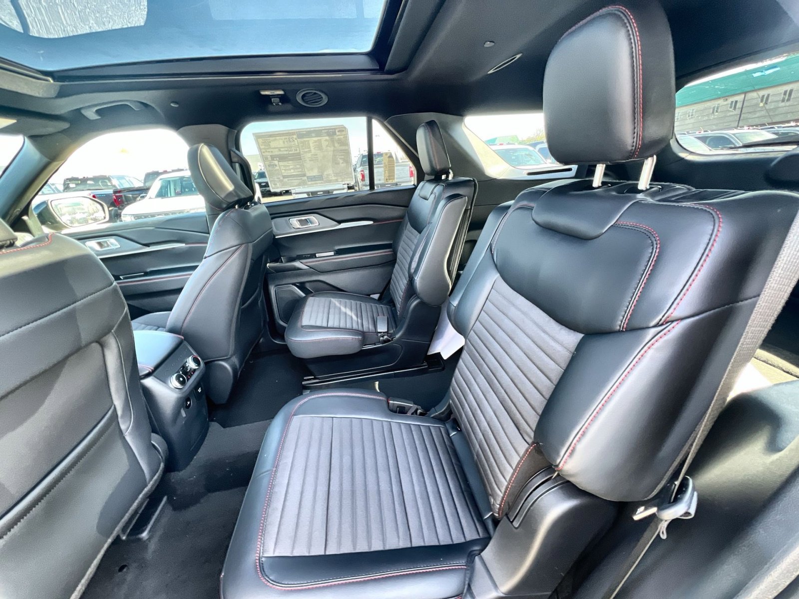 New 2026 Ford Explorer ST-Line AWD/4WD image 25