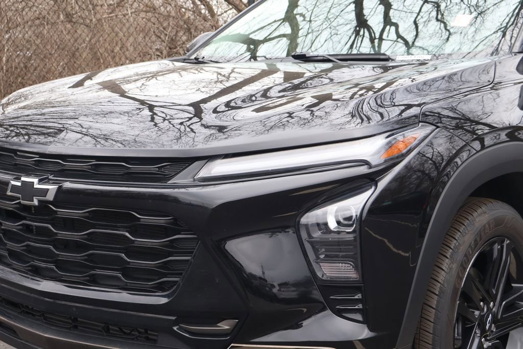 Certified 2024 Chevrolet Trax ACTIV w/ Driver Confidence Package image 4