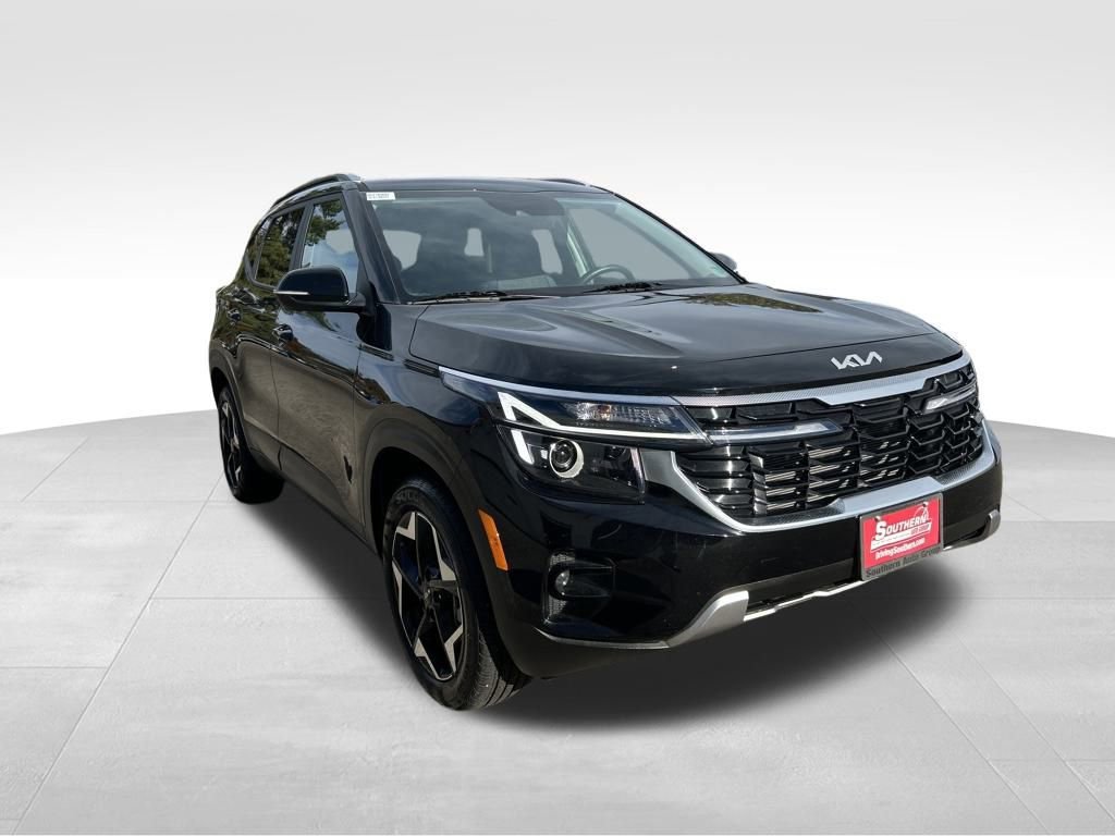 Certified 2025 Kia Seltos S image 11