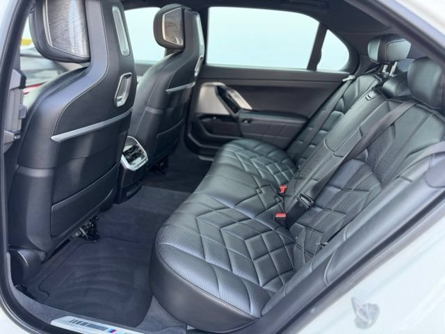 Used 2024 BMW 740i xDrive AWD/4WD image 22