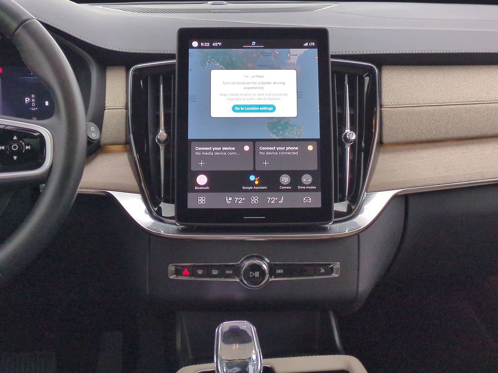 Used 2025 Volvo XC90 B5 Plus image 18