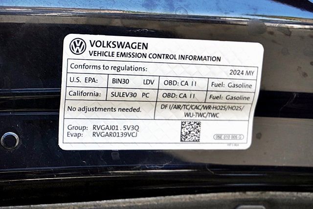 Used 2024 Volkswagen Jetta SE image 32