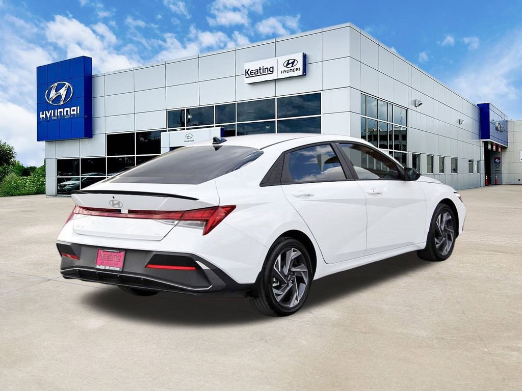 Certified 2025 Hyundai Elantra SEL image 5