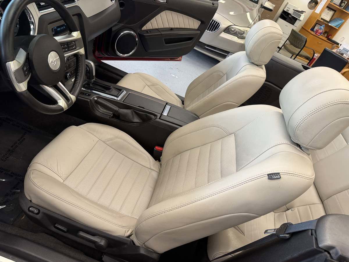 Used 2013 Ford Mustang Premium RWD image 20