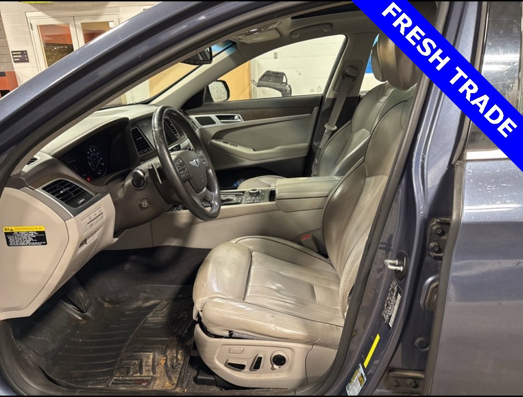 Used 2015 Hyundai Genesis 3.8 w/ Option Group 03 image 9