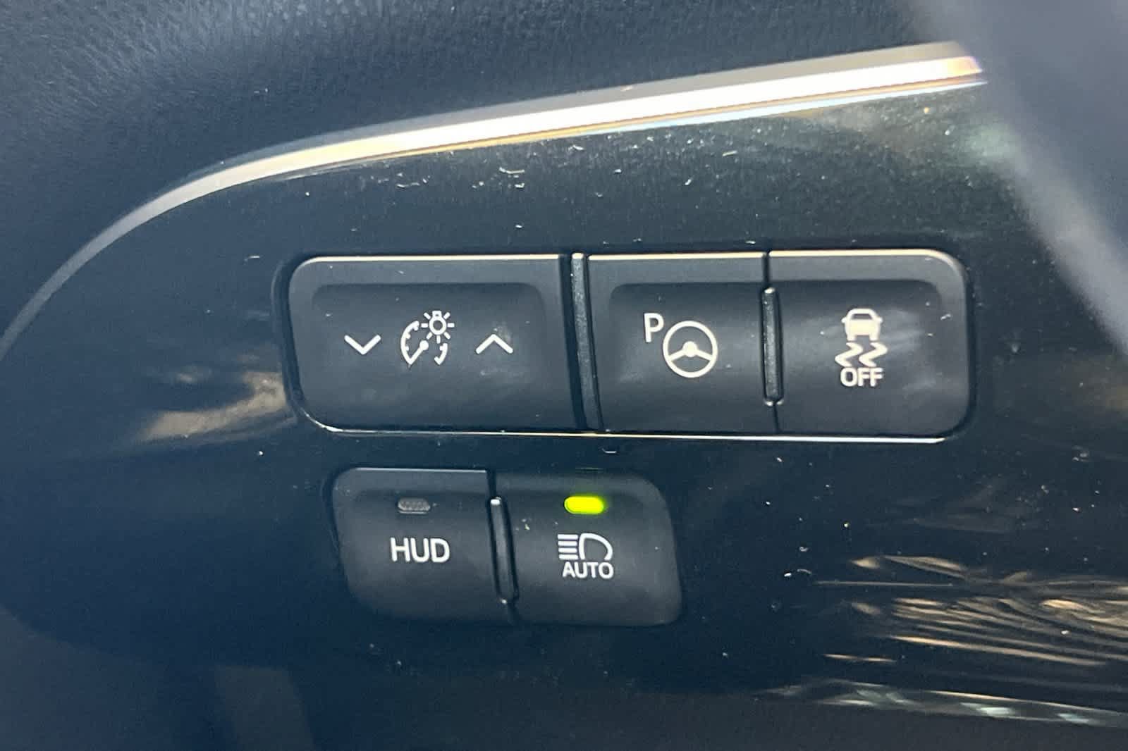 Certified 2017 Toyota Prius Prime Advanced FWD image 30