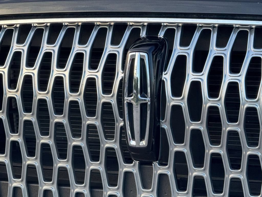 Certified 2024 Lincoln Corsair AWD image 9