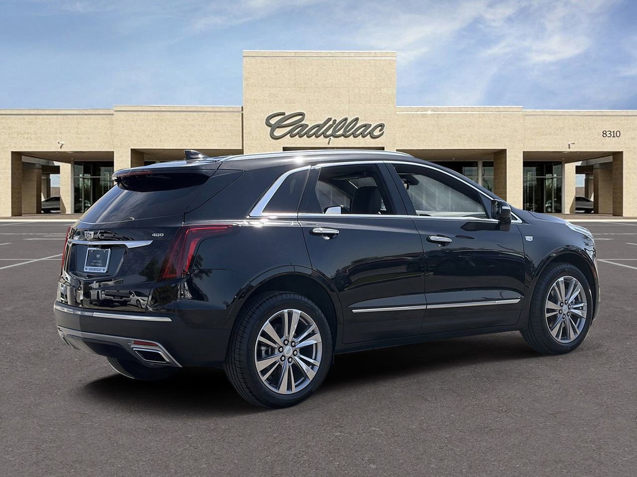 Certified 2024 Cadillac XT5 Premium Luxury w/ Technology Package FWD image 5