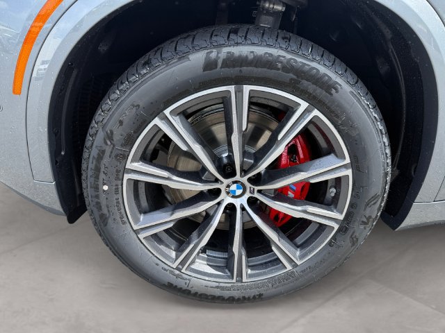 New 2026 BMW X5 xDrive40i w/ M Sport Package AWD/4WD image 14