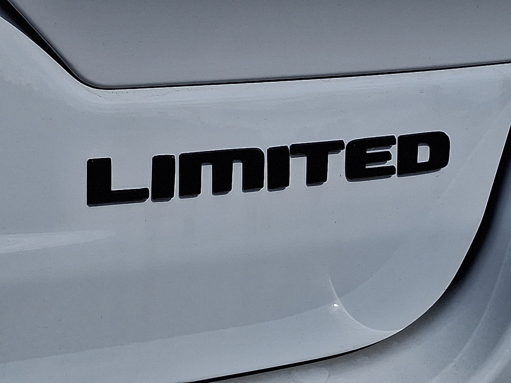 New 2025 Jeep Grand Cherokee Limited w/ Black Appearance Package image 5