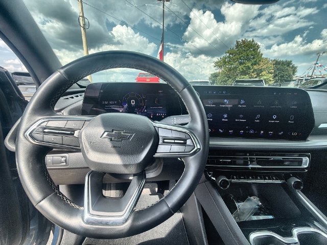 Used 2024 Chevrolet Traverse LS w/ Midnight/Sport Edition FWD image 11