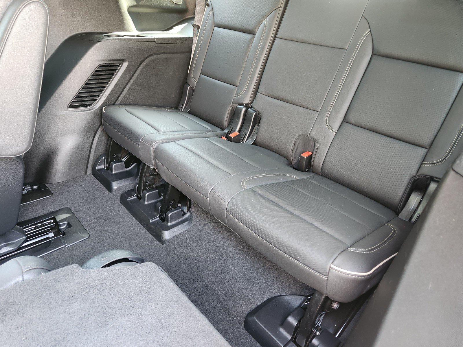 Used 2023 Chevrolet Tahoe Premier AWD/4WD image 15