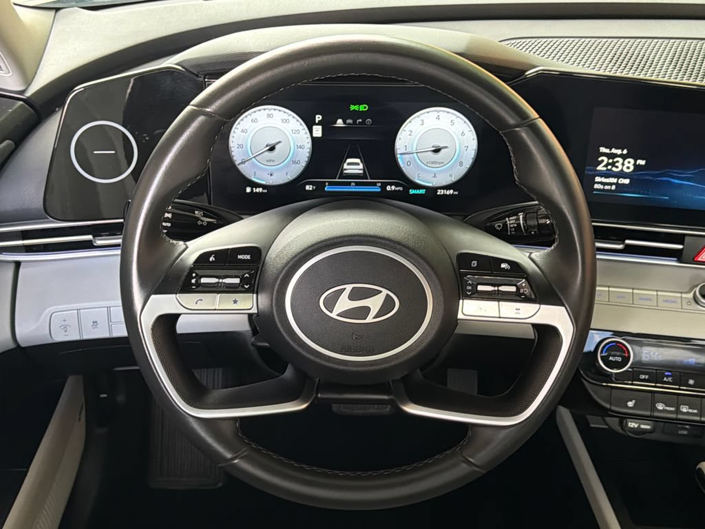 Used 2025 Hyundai Elantra Limited FWD image 4