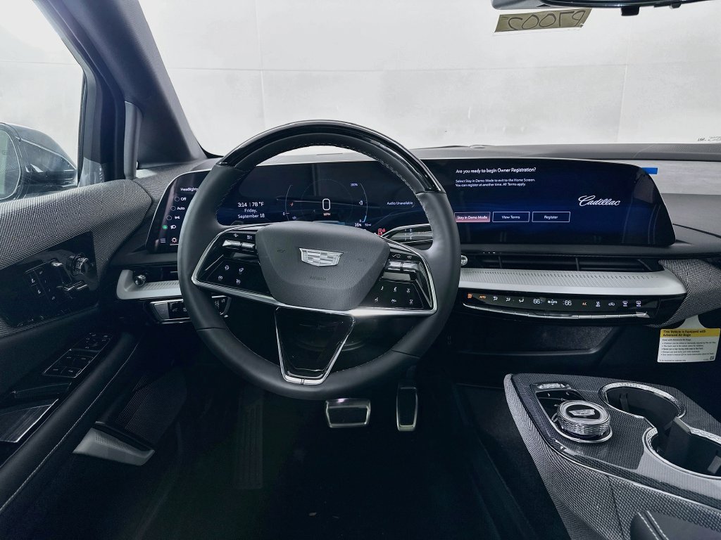 New 2027 Cadillac Optiq Luxury w/ LPO, Floor Liner Package AWD/4WD image 29