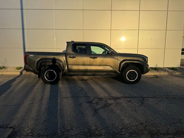 Certified 2024 Toyota Tacoma TRD Off-Road w/ TRD Off Road Upgrade Package AWD/4WD image 35