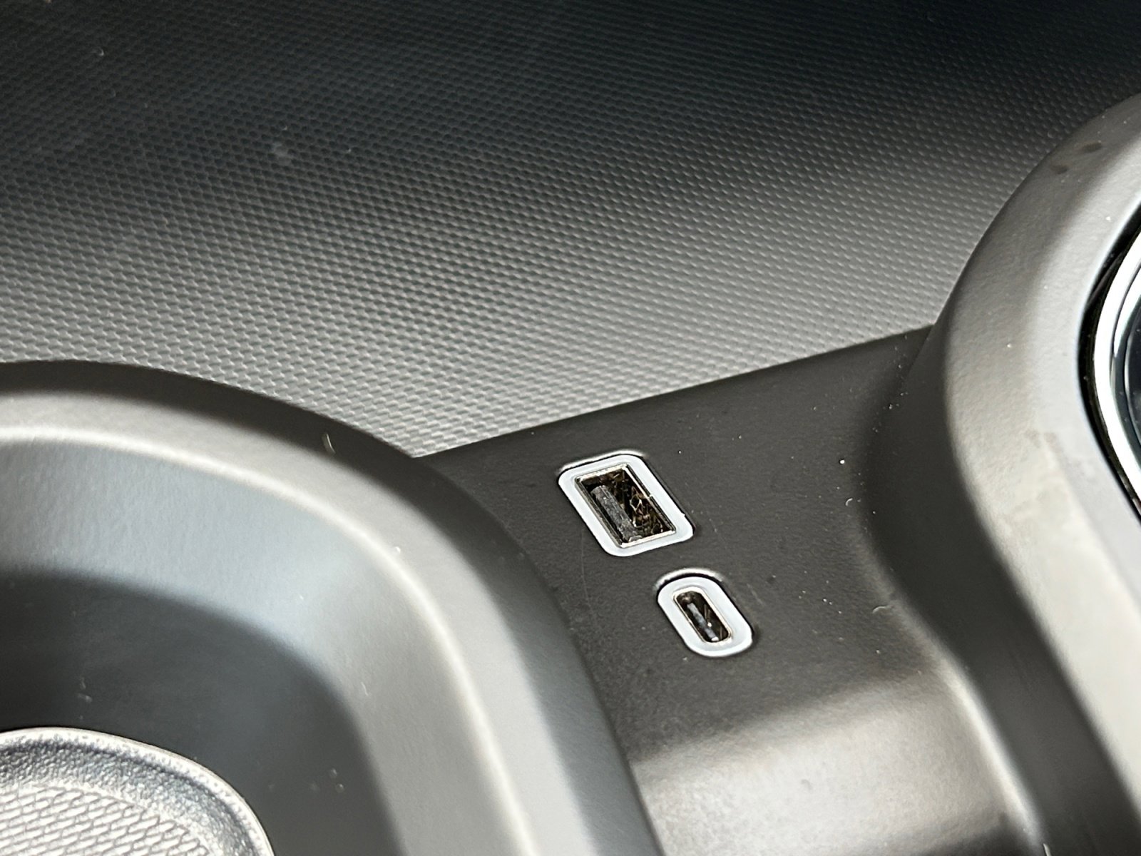 New 2026 GMC Sierra 2500 AT4 w/ AT4 Premium Plus Package image 18